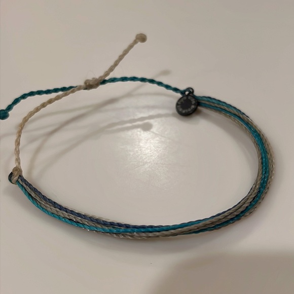 3 Pure Vida bracelets - Picture 4 of 7